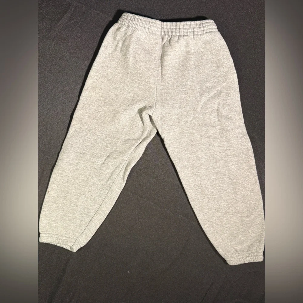 Garanimals Light Gray Joggers for Kids. 3T Good condition.
